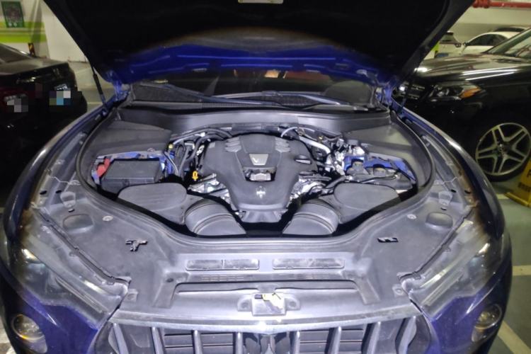 Used Maserati Levante 2018 3.0T Standard Edition Engine Bay
