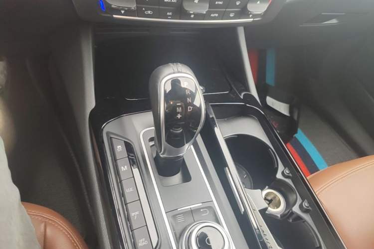 Used Maserati Levante 2018 3.0T Classic Edition Gear Lever