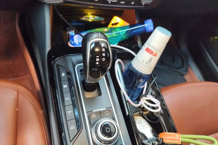 Used Maserati Levante 2018 3.0T Standard Edition Gear Lever