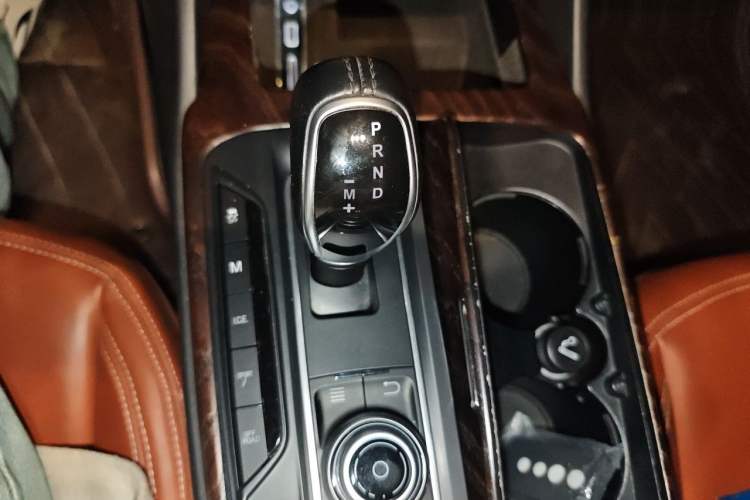 Used Maserati Levante 2018 3.0T Classic Edition Gear Lever