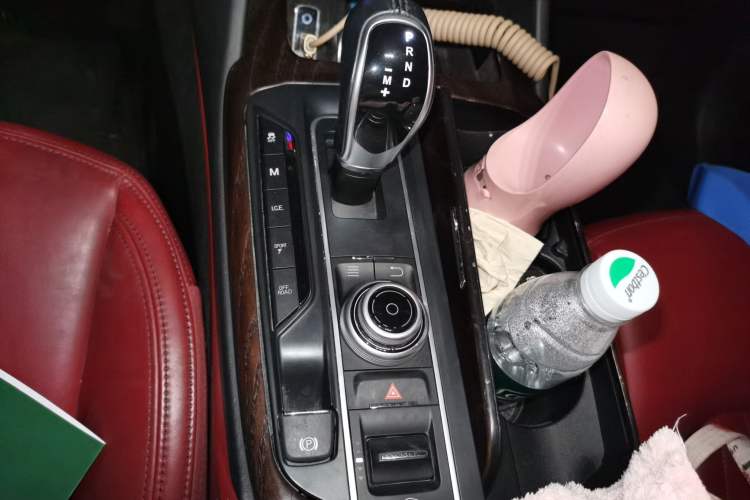 Used Maserati Levante 2018 3.0T Standard Edition Gear Lever