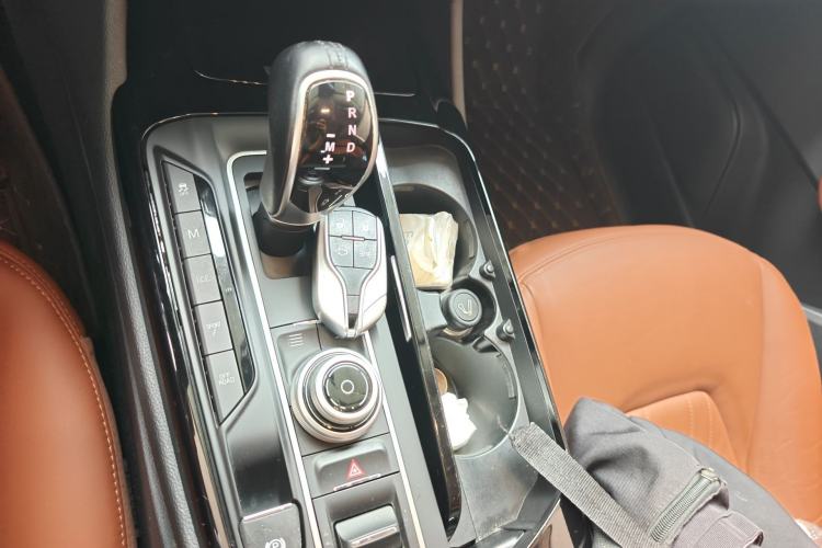Used Maserati Levante 2018 3.0T Classic Edition Gear Lever