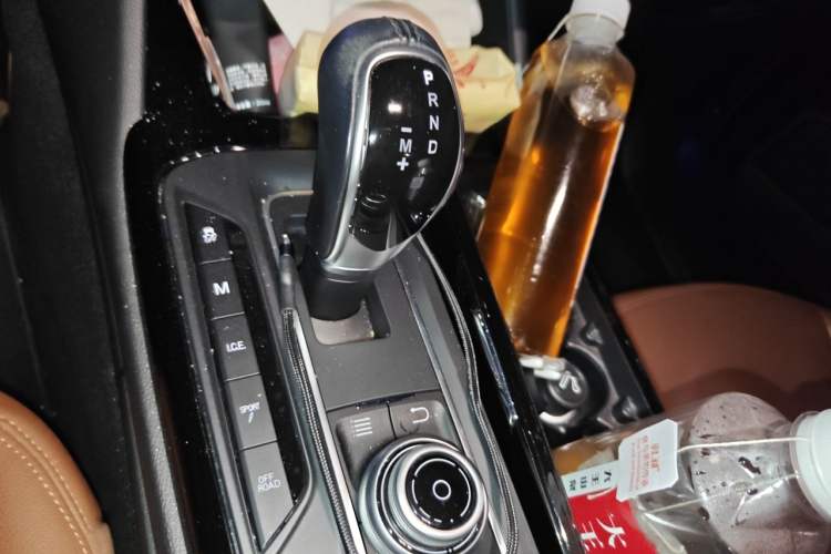 Used Maserati Levante 2018 3.0T Classic Edition Gear Lever