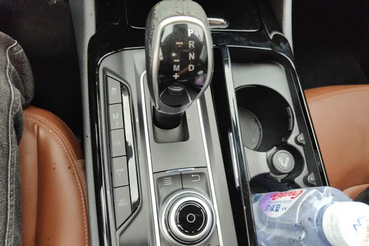 Used Maserati Levante 2018 3.0T Standard Edition Gear Lever