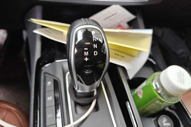 Used Maserati Levante 2018 3.0T Classic Edition Gear Lever