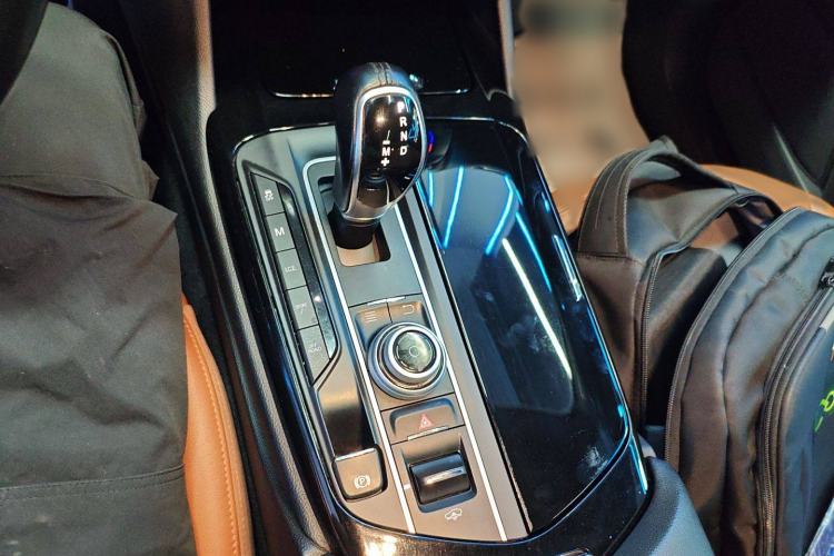 Used Maserati Levante 2018 3.0T Classic Edition Gear Lever
