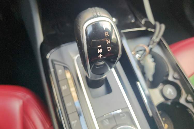 Used Maserati Levante 2018 3.0T Standard Edition Gear Lever