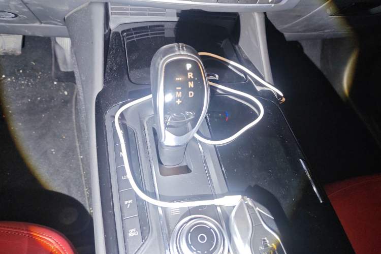 Used Maserati Levante 2018 3.0T Standard Edition Gear Lever