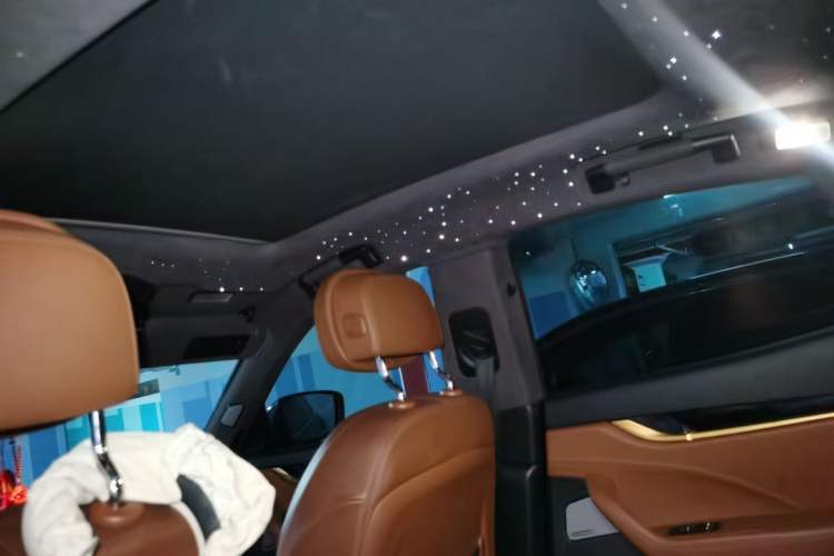 Used Maserati Levante  Headliner