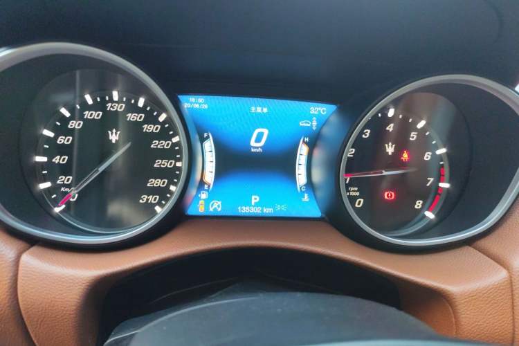Used Maserati Levante 2018 3.0T Standard Edition Instrument Cluster