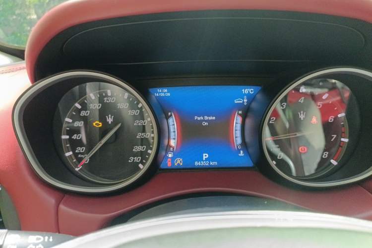 Used Maserati Levante 2018 3.0T Standard Edition Instrument Cluster