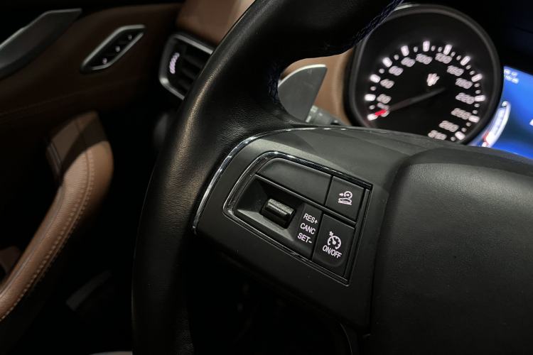 Used Maserati Levante 2018 3.0T Standard Edition Interior 10