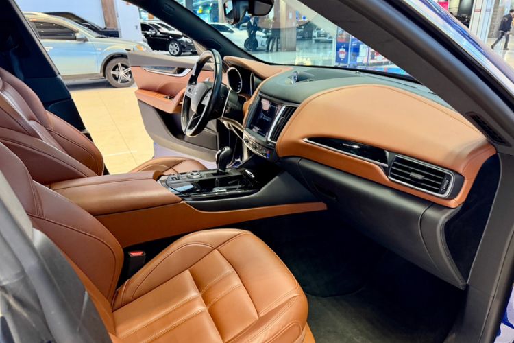 Used Maserati Levante 2018 3.0T Standard Edition Interior 11