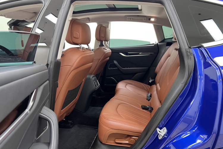 Used Maserati Levante 2018 3.0T Luxury Zegna Edition Interior 11