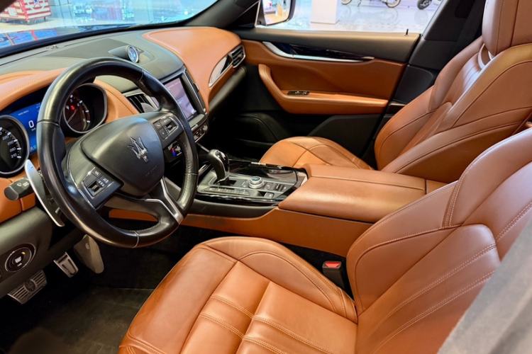 Used Maserati Levante 2018 3.0T Standard Edition Interior 13