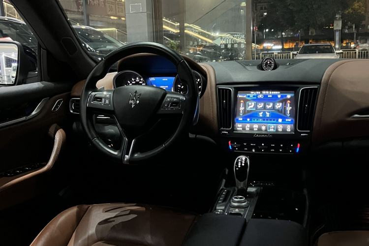 Used Maserati Levante 2018 3.0T Standard Edition Interior 2