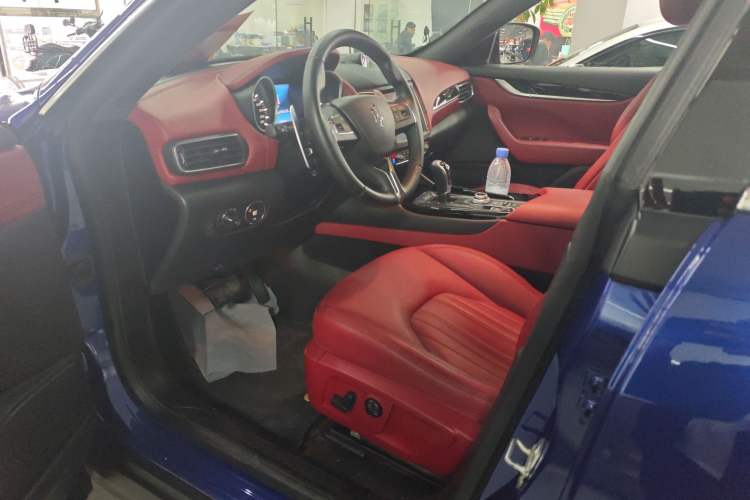 Used Maserati Levante 2018 3.0T Classic Edition Interior 2