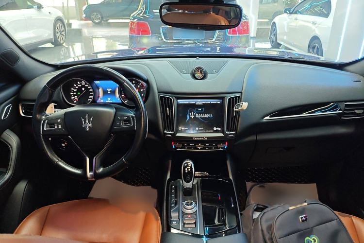 Used Maserati Levante 2018 3.0T Classic Edition Interior 2