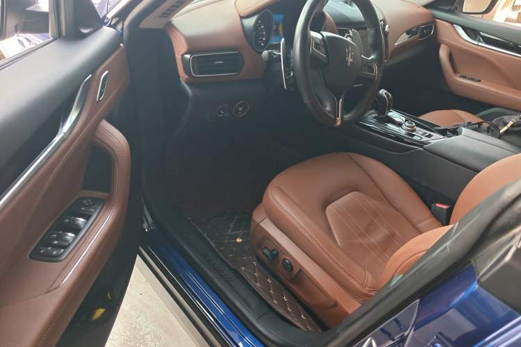 Used Maserati Levante 2018 3.0T Classic Edition Interior 3