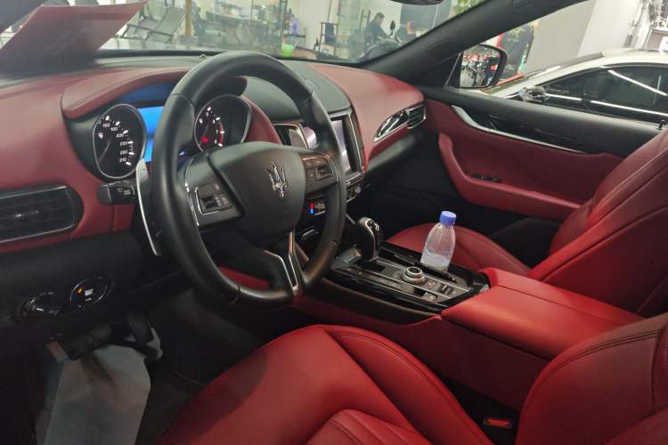 Used Maserati Levante 2018 3.0T Classic Edition Interior 3
