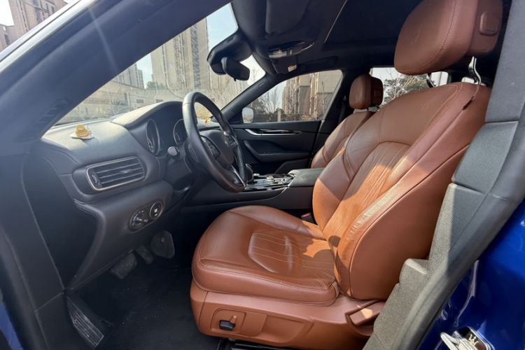 Used Maserati Levante 2018 3.0T Classic Edition Interior 3