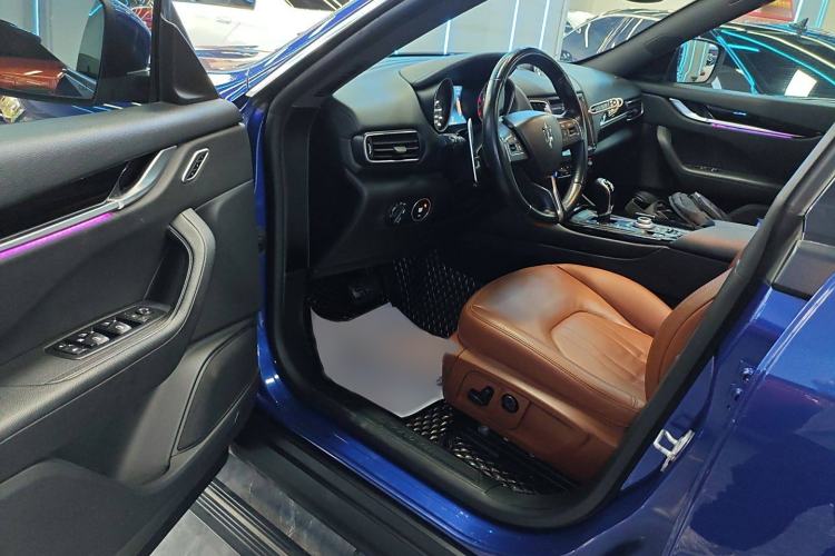 Used Maserati Levante 2018 3.0T Classic Edition Interior 3