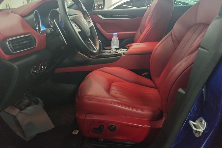 Used Maserati Levante 2018 3.0T Classic Edition Interior 4