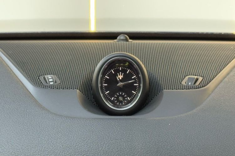 Used Maserati Levante 2018 3.0T Classic Edition Interior 4