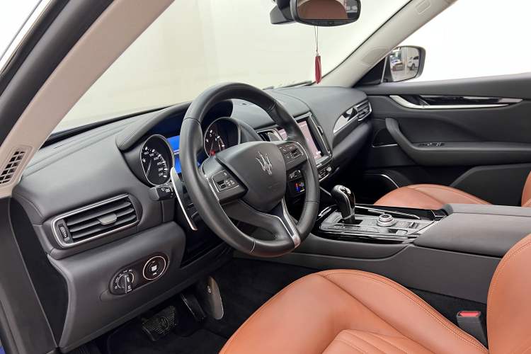 Used Maserati Levante 2018 3.0T Luxury Zegna Edition Interior 7