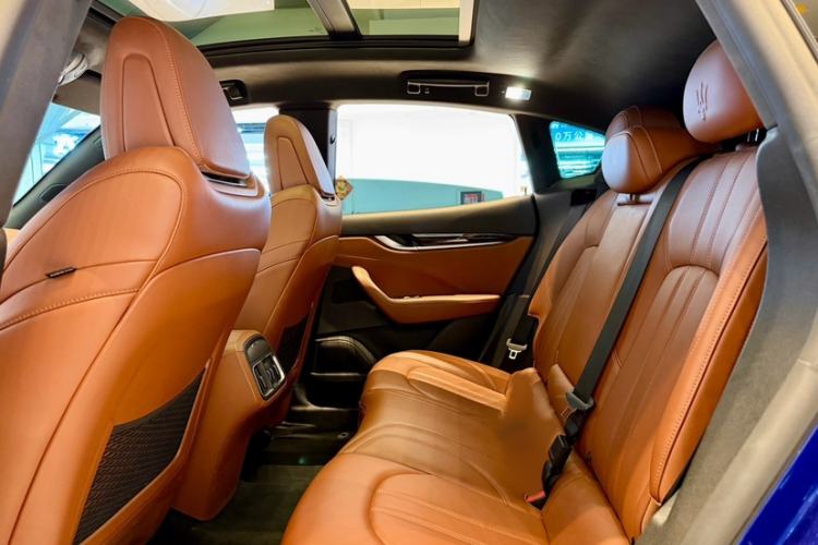 Used Maserati Levante 2018 3.0T Standard Edition Interior 8