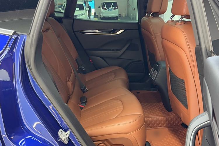 Used Maserati Levante 2018 3.0T Classic Edition Interior 8