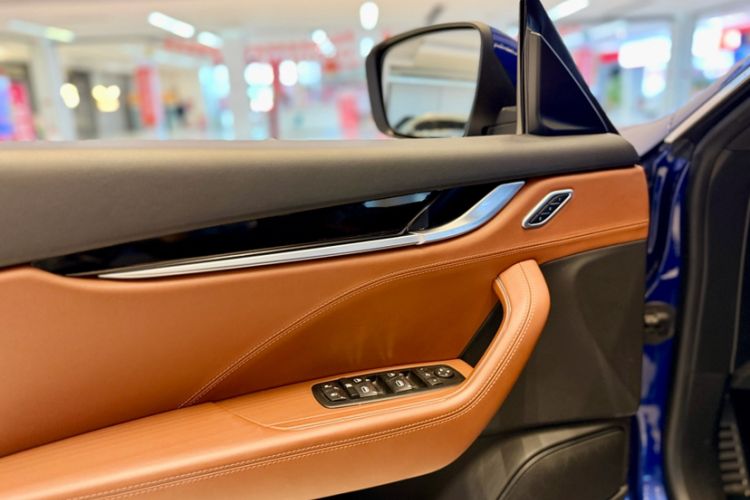 Used Maserati Levante 2018 3.0T Standard Edition Interior 9
