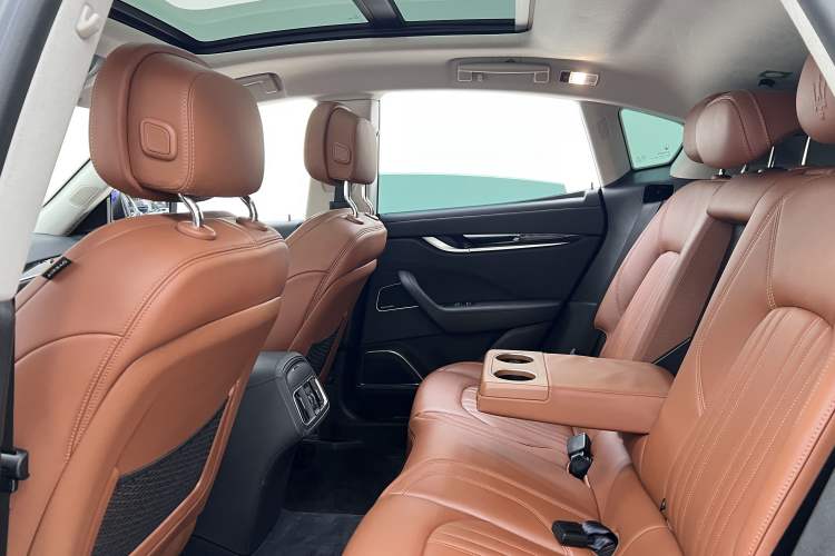 Used Maserati Levante 2018 3.0T Luxury Zegna Edition Interior 9