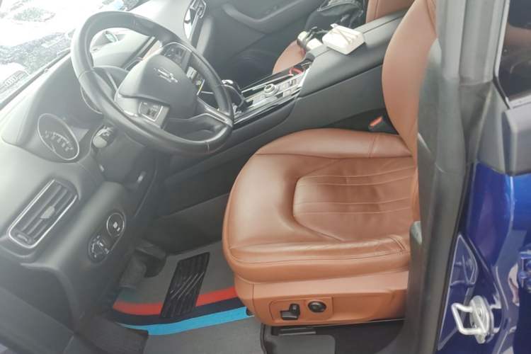Used Maserati Levante 2018 3.0T Classic Edition Left Front Seat