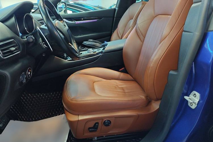 Used Maserati Levante 2018 3.0T Classic Edition Left Front Seat