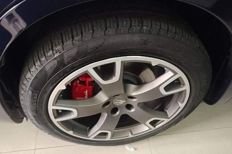 Used Maserati Levante 2018 3.0T Standard Edition Left Front Wheel Hub