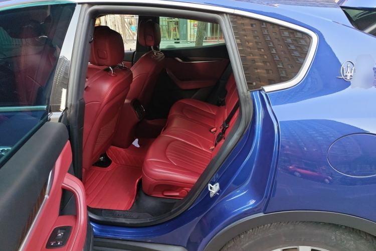Used Maserati Levante 2018 3.0T Classic Edition Left Rear Seat