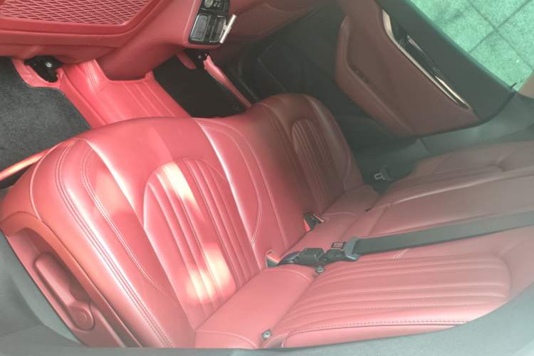 Used Maserati Levante 2018 3.0T Standard Edition Left Rear Seat