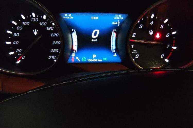 Used Maserati Levante 2018 3.0T Classic Edition Odometer Close Up
