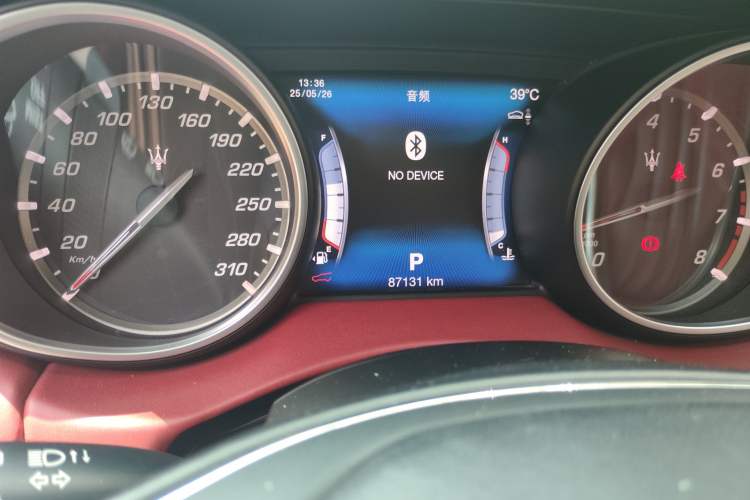 Used Maserati Levante 2018 3.0T Standard Edition Odometer Close Up
