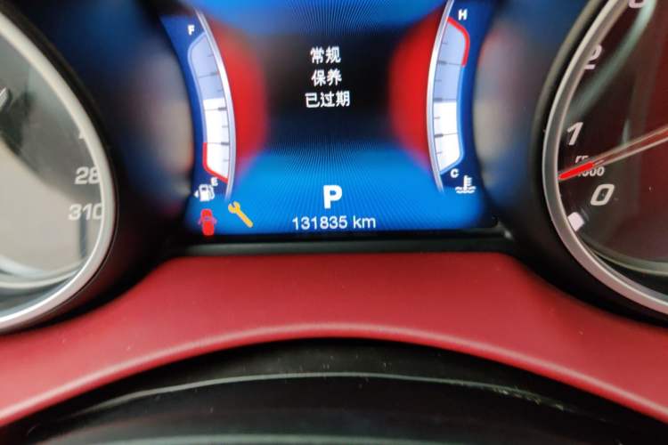 Used Maserati Levante 2018 3.0T Standard Edition Odometer Close Up