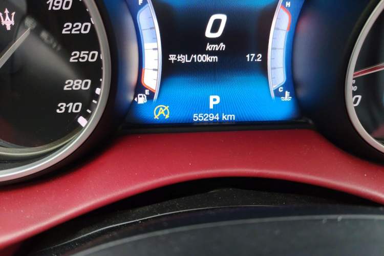 Used Maserati Levante 2018 3.0T Standard Edition Odometer Close Up