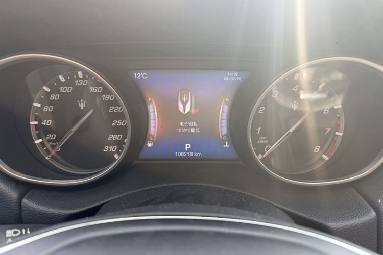 Used Maserati Levante 2018 3.0T Classic Edition Odometer Close Up