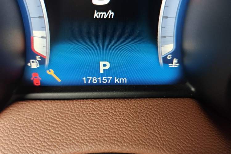 Used Maserati Levante 2018 3.0T Classic Edition Odometer Close Up