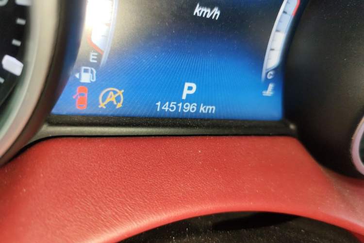 Used Maserati Levante 2018 3.0T Classic Edition Odometer Close Up