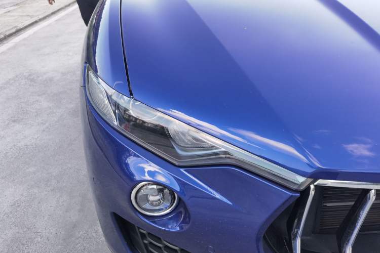 Used Maserati Levante 2018 3.0T Standard Edition Right Front Headlight