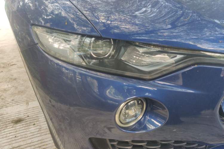 Used Maserati Levante 2018 3.0T Classic Edition Right Front Headlight