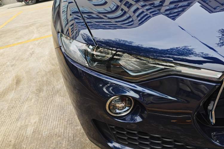 Used Maserati Levante 2018 3.0T Standard Edition Right Front Headlight