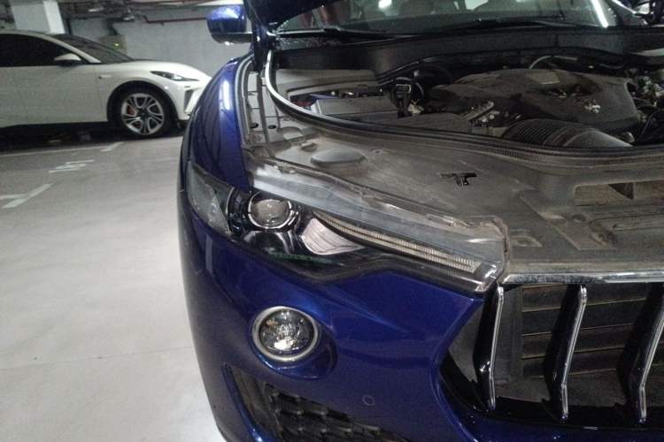 Used Maserati Levante 2018 3.0T Classic Edition Right Front Headlight