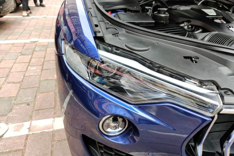 Used Maserati Levante 2018 3.0T Standard Edition Right Front Headlight